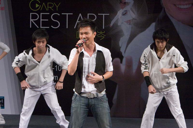gary and male dancers Malaysia Pictures - Kuala Lumpur Pictures
