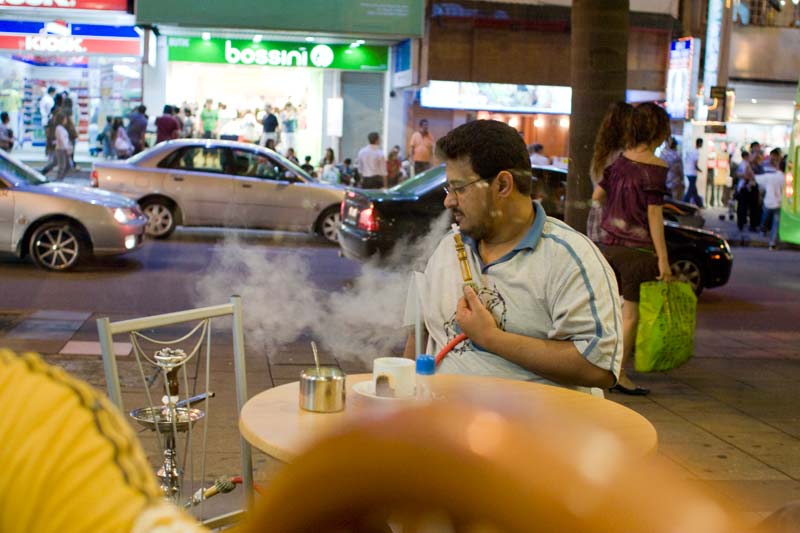 smoking water pipe Malaysia Pictures - Kuala Lumpur Pictures