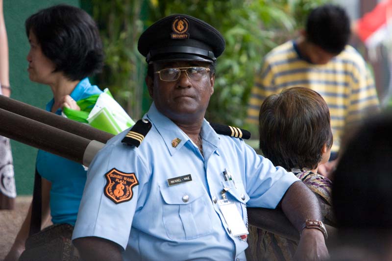 Mall Security Guard Malaysia Pictures - Kuala Lumpur Pictures